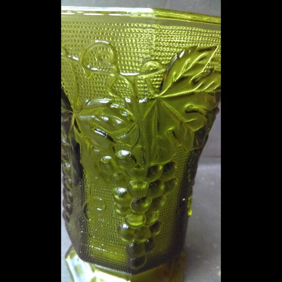Anchor Hocking Vintage Green Footed Octagon Glass Vase with Leaves and Grapes - Picture 2 of 6